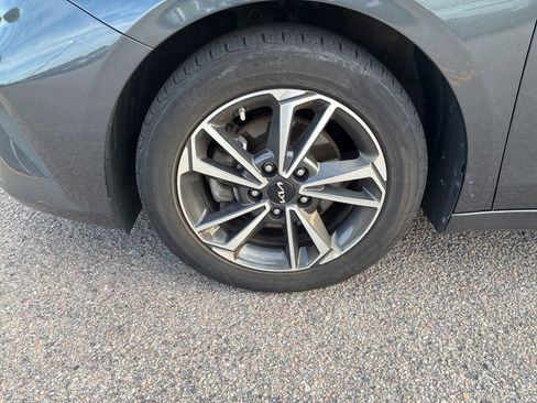 Used 2023 Kia Forte LXS FWD image 10
