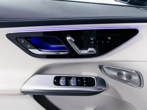 Used 2024 Mercedes-Benz GLC 300 GLC 300 w/ Driver Assistance Package image 6