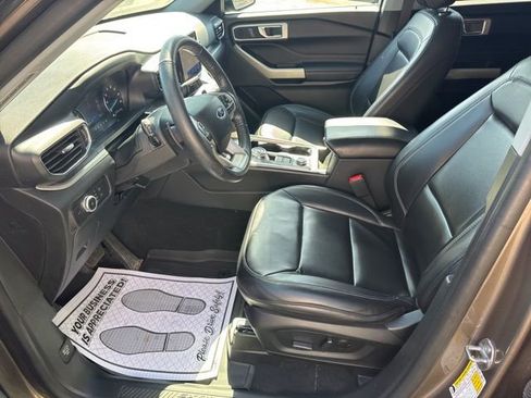 Used 2021 Ford Explorer XLT w/ Equipment Group 202A AWD/4WD image 6