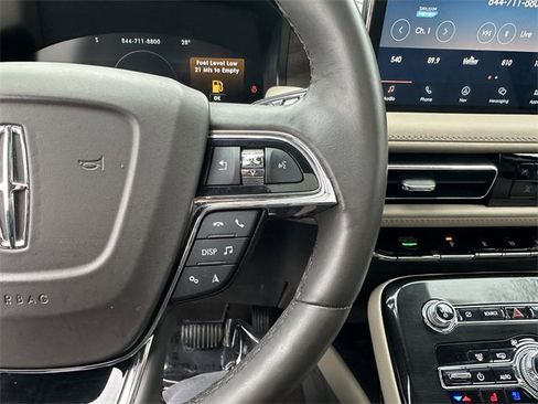 Certified 2022 Lincoln Nautilus Reserve image 30