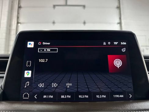 Used 2022 GMC Yukon SLT w/ SLT Premium Package AWD/4WD image 31
