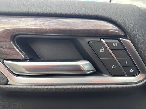 Used 2025 Chevrolet Silverado 1500 LTZ w/ LTZ Premium Package image 15