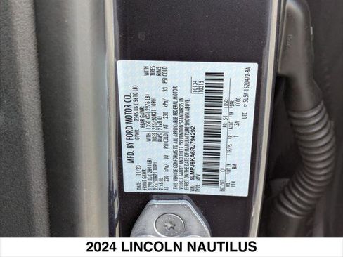 Certified 2024 Lincoln Nautilus Reserve image 28