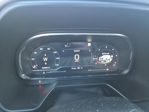 Used 2023 GMC Yukon XL SLT image 37