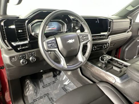 Used 2023 Chevrolet Silverado 1500 LTZ w/ LTZ Premium Package AWD/4WD image 10