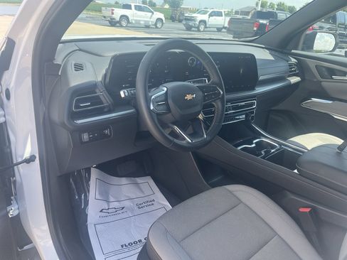 Used 2026 Chevrolet Traverse LT w/ Driver Confidence Package FWD image 10