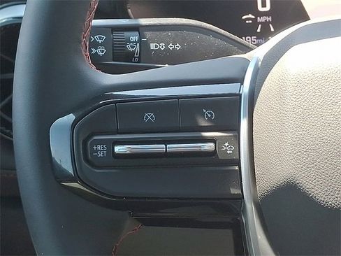 Used 2025 Chevrolet Colorado Z71 w/ Technology Package image 21