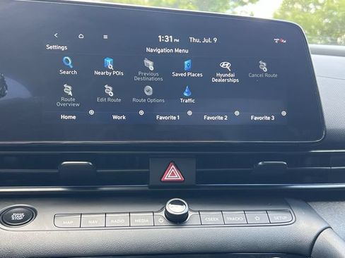 Certified 2025 Hyundai Elantra SEL FWD image 21