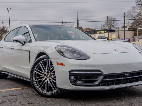 Used 2023 Porsche Panamera Platinum Edition image 3