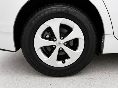 Used 2015 Toyota Prius Two FWD image 28