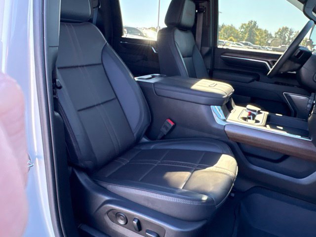 Used 2024 Chevrolet Silverado 2500 High Country w/ High Country Premium Package AWD/4WD image 21