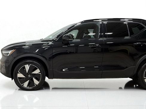 Used 2024 Volvo XC40 Recharge Core w/ Protection Package Premier image 2