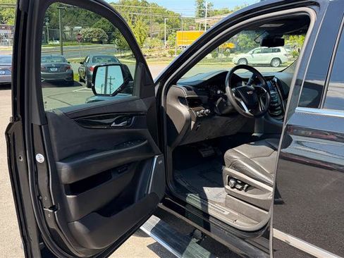 Used 2017 Cadillac Escalade Platinum AWD/4WD image 20