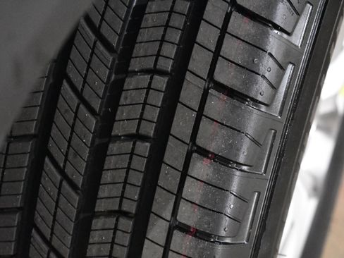 New 2025 Jeep Grand Cherokee Laredo X image 11