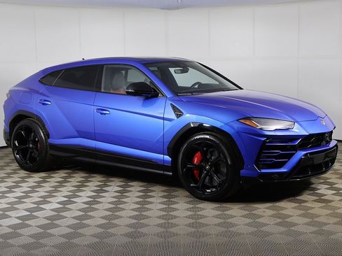 Used 2019 Lamborghini Urus image 2