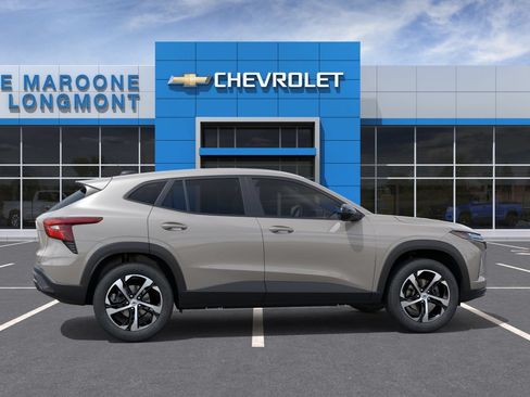 New 2026 Chevrolet Trax RS w/ Sunroof Package FWD image 5