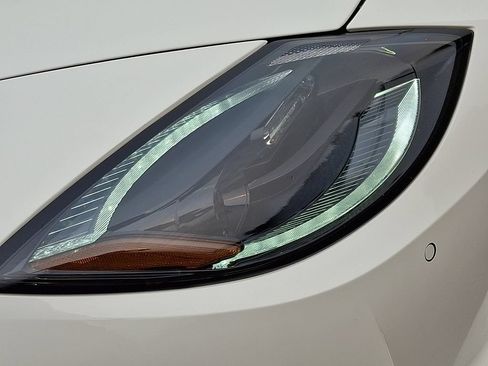 Certified 2025 Nissan Z Performance w/ Floor Mat Package RWD image 10