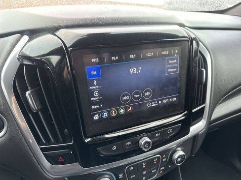 Used 2023 Chevrolet Traverse LT AWD/4WD image 16