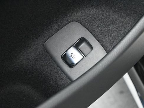 New 2026 Mercedes-Benz E 350 4MATIC Sedan image 20