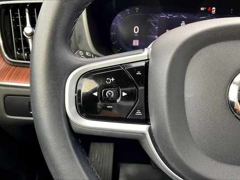 Used 2023 Volvo XC60 B5 Plus w/ Climate Package image 21