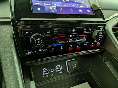 New 2025 Jeep Grand Cherokee L Altitude image 26