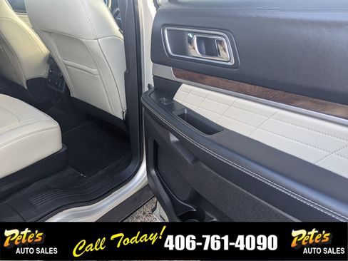 Used 2017 Ford Explorer Platinum image 14