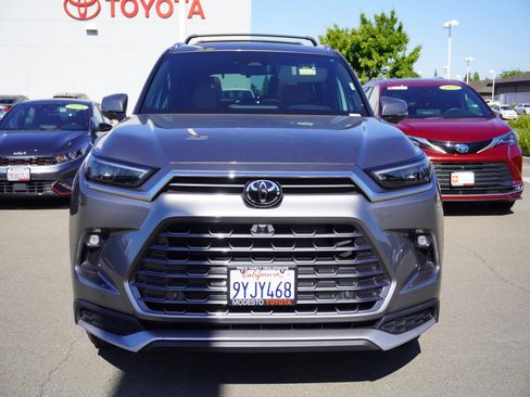 Used 2026 Toyota Grand Highlander AWD Hybrid image 6