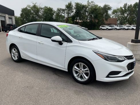 Used 2016 Chevrolet Cruze LT FWD image 10