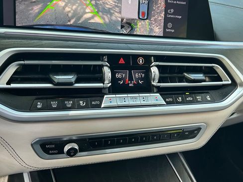 Used 2021 BMW X7 M50i AWD/4WD image 30