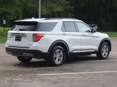 Used 2023 Ford Explorer XLT w/ Equipment Group 202A AWD/4WD image 27