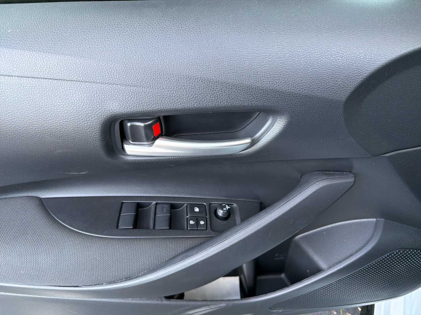 Used 2026 Toyota Corolla SE FWD image 10
