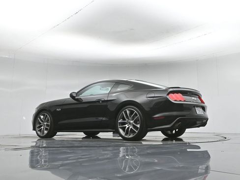 Used 2017 Ford Mustang GT Premium RWD image 3