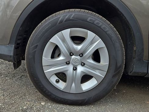 Used 2014 Toyota RAV4 LE AWD/4WD image 23