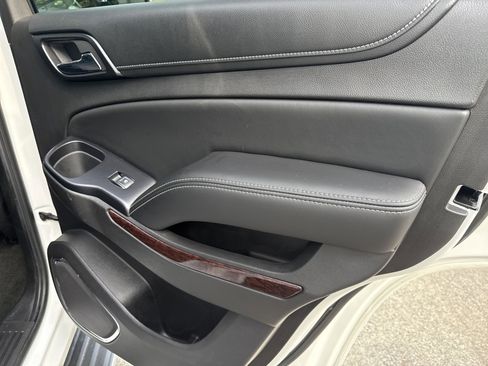 Used 2015 GMC Yukon SLE image 17