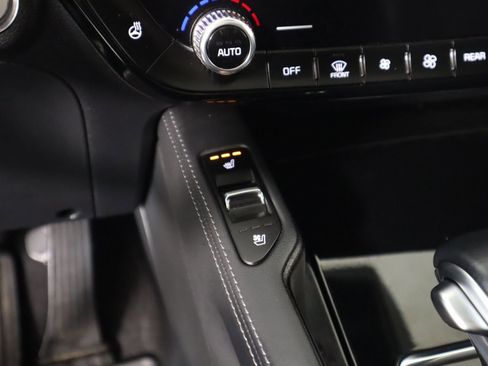 Used 2024 Kia Telluride EX w/ EX Captain's Chair Package image 8