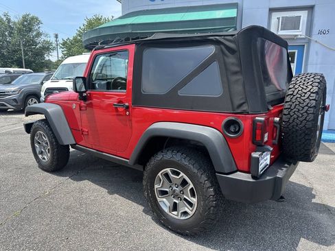Used 2013 Jeep Wrangler Rubicon w/ Connectivity Group AWD/4WD image 8