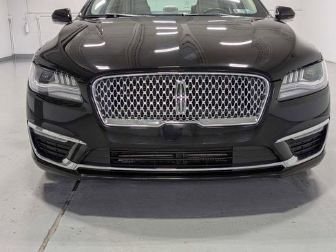 Used 2019 Lincoln MKZ Premiere image 2