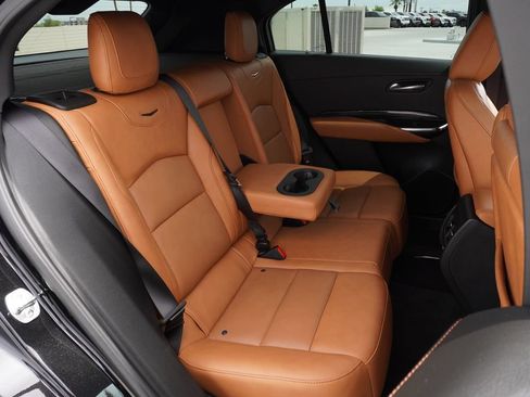 Used 2024 Cadillac XT4 Premium Luxury FWD image 9