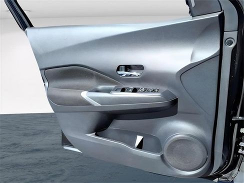 Used 2022 Nissan Kicks SV image 12