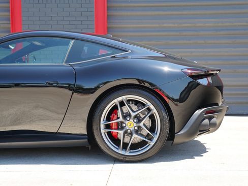 Used 2023 Ferrari Roma image 11