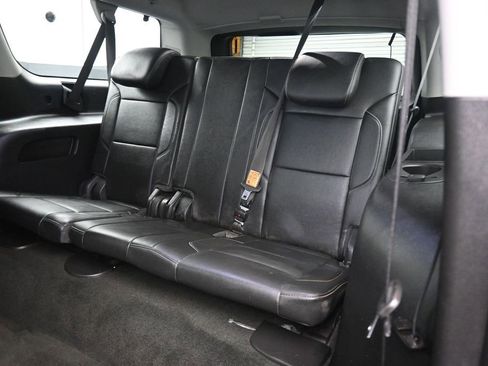 Used 2018 Chevrolet Suburban LT AWD/4WD image 38