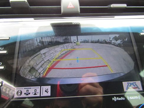 Used 2018 Toyota Camry XLE w/ Audio Package FWD image 18