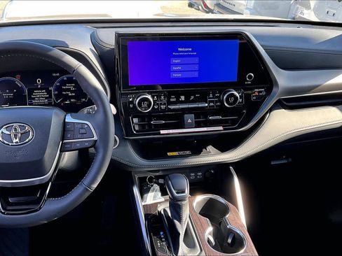 New 2026 Toyota Highlander Limited AWD/4WD image 6