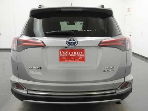 Used 2018 Toyota RAV4 Limited AWD/4WD image 8
