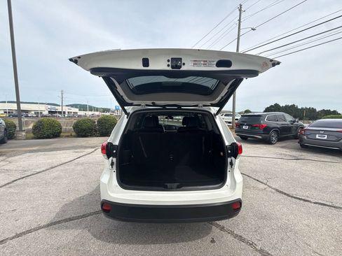 Used 2018 Toyota Highlander SE AWD/4WD image 13