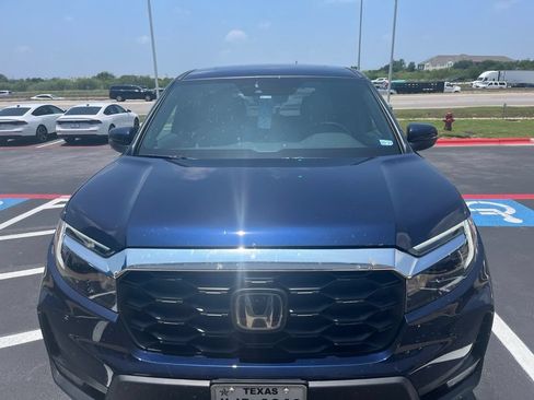 Used 2024 Honda Passport EX-L image 2