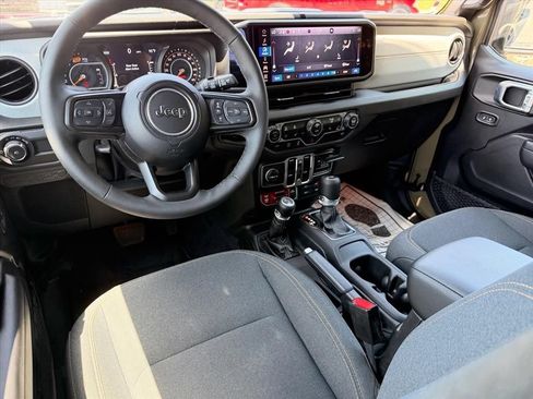 Used 2025 Jeep Wrangler Unlimited Sport AWD/4WD image 7