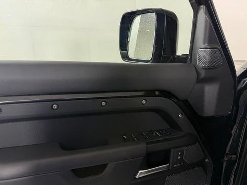 Used 2023 Land Rover Defender 110 V8 AWD/4WD image 28
