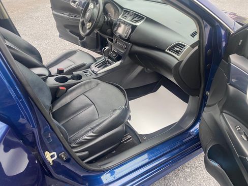 Used 2016 Nissan Sentra SR w/ SR Premium Package image 17