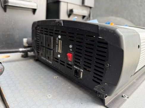 Used 2014 Ford E-250 and Econoline 250 w/ Interior Upgrade Package image 18